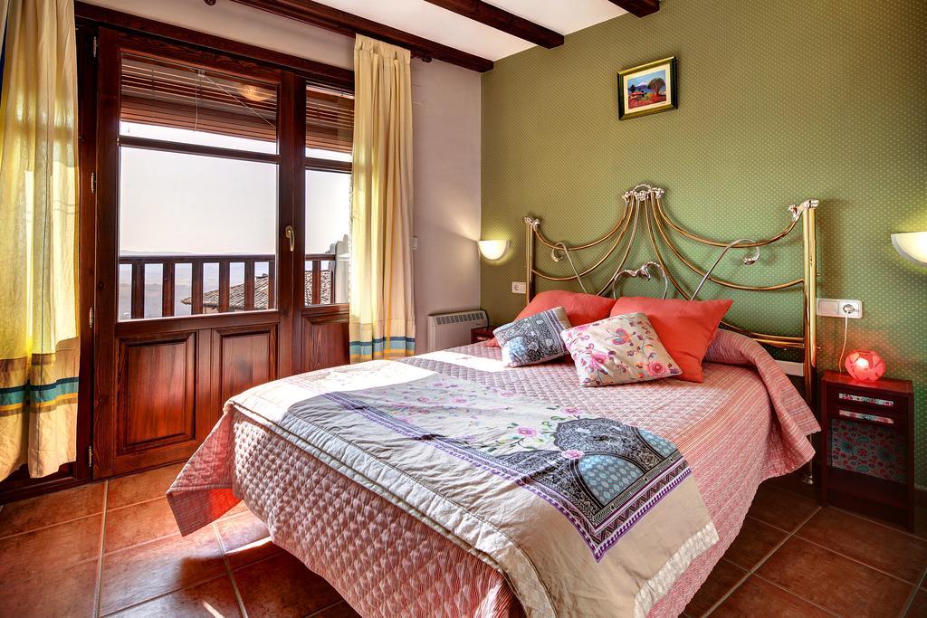 Apartamentos Bellavista Alquézar الغرفة الصورة