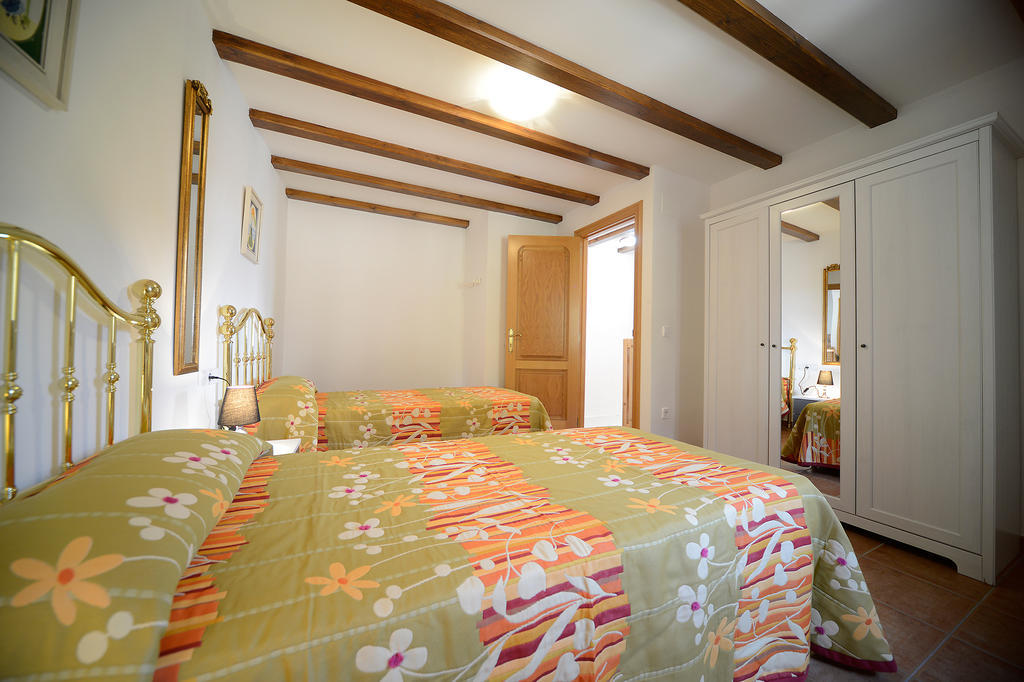 Apartamentos Bellavista Alquézar الغرفة الصورة